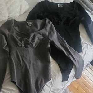 Women's Black and Gray Long Sleeve Tops